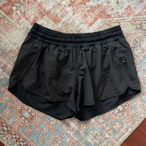 Black LULULEMON shorts